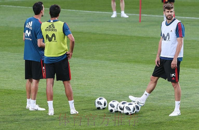 皮克回到训练场加练 他希望参加本周末国家德比 皮克回到训练场加练 他希望参加本周末国家德比